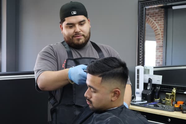 Israel - Brothers Barbershop barber