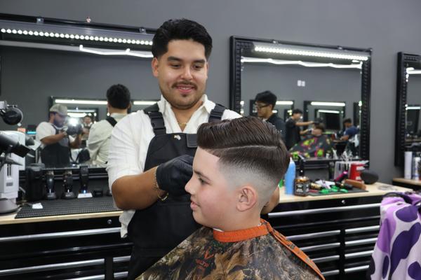 Israel - Brothers Barbershop barber